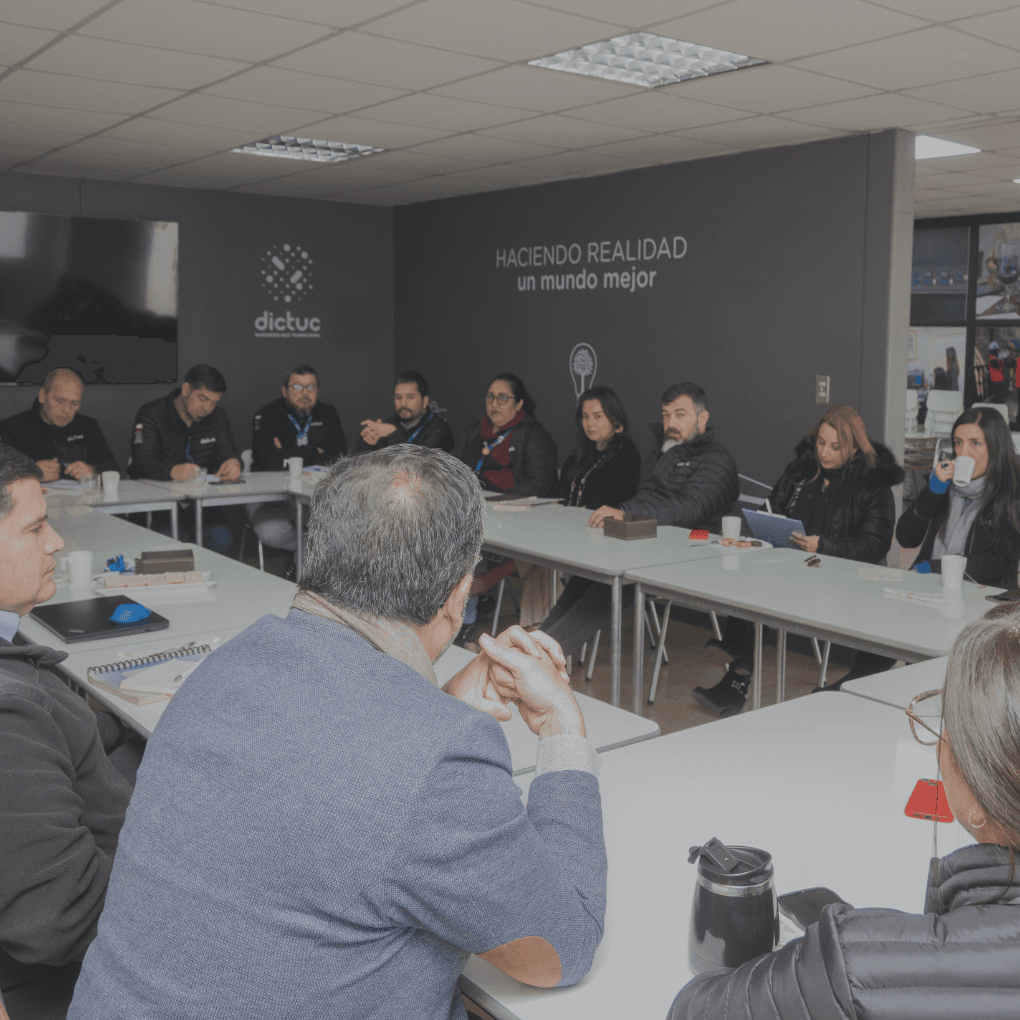 Gerentes y jefes de sección asisten a exitosa segunda Reunión de Seguridad de Dictuc Labs